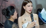 Hà Nhi khóc nức nở giữa đêm nhạc ở Đà Lạt