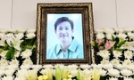 Lễ tang Lee Sun Kyun ngập nước mắt, nhiều nghệ sĩ đứng không vững