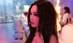 Ôn Bích Hà bị lửa bén cháy tóc