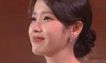 'Khi cuộc đời cho bạn quả quýt' thắng lớn, IU bật khóc ở Baeksang 2025