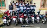 Triệu tập 16 thanh thiếu niên ở Hòa Bình mang dao phóng lợn diễu phố