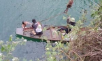 Phát hiện thi thể người đàn ông trong ô tô bị rơi xuống hồ Hòa Bình