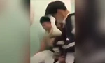 Xích mích với bạn học, nam sinh bị đánh hội đồng ngay trong lớp