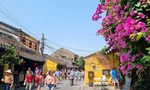 Bán vé thu tiền du khách thăm phố cổ Hội An: Nhiều ý kiến trái chiều 