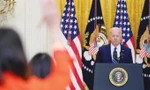 Ông Biden tại buổi họp báo đầu tiên 