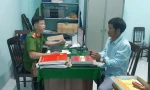 Tạm giữ gã đàn ông dâm ô hai em nhỏ