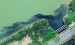Đà Nẵng: Nước thải đen ngòm chảy vào sông Hàn 