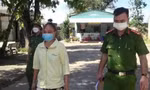 Sau khi giết chồng, bị can Hoanh dựng hiện trường giả, báo tin chồng bị giang hồ đòi nợ, sát hại. Ảnh: CA