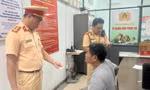 Ô tô tải hết kiểm định, tài xế tông văng xe CSGT để bỏ chạy