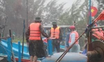Đà Nẵng di dời dân trong mưa to, gió lớn