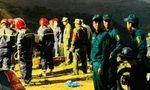 Mở đường, thả dây đưa thi thể du khách dưới vực sâu ở bán đảo Sơn Trà lên