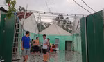 Giông lốc kèm mưa đá làm tốc mái, hư hỏng gần trăm nhà dân ở Quảng Ngãi 