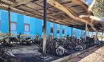 Cháy nhà để xe trường học, nhiều xe máy bị thiêu rụi