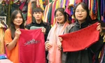 Sắc lụa Vạn Phúc qua bước chân người trẻ: Lan tỏa vẻ đẹp Việt ra Thế giới
