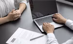 Chuyên gia gợi ý cách viết CV dành cho sinh viên: Hãy bắt đầu sớm và hiểu chính mình 