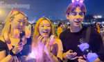 Những bạn trẻ không đủ tiền mua vé xem BlackPink ở Mỹ Đình