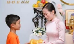 Cô dâu rưng rưng nước mắt khi em trai tặng heo tiết kiệm và có quyết định bất ngờ