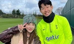 Showbiz 4/5: Dara (2NE1) gây chú ý khi chụp ảnh với Son Heung Min, Harry Kane