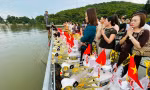Lễ thả tàu ở Di tích lịch sử Đường Hồ Chí Minh trên biển