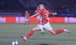 Võ Huy Toàn ghi bàn đẹp mắt giúp TPHCM tránh khỏi thất bại trước Becamex Bình Dương