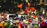 U23 Việt Nam vào chung kết, cổ động viên TPHCM xuống đường ăn mừng