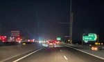 Clip: Đang kẹt xe nghiêm trọng trên cao tốc TPHCM-Trung Lương