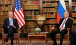 Tổng thống Mỹ Joe Biden (trái) và Tổng thống Nga Vladimir Putin trong cuộc thượng đỉnh trực tiếp hồi tháng 6 tại Geneva. (Ảnh: Reuters)