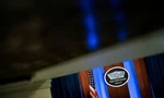 Logo của Lầu Năm góc tại trụ sở ở Arlington, bang Virginia. (Ảnh: Reuters)