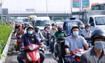 Ngày đầu kỳ nghỉ 2/9: Nhà ga, bến xe đông đúc, sân bay Tân Sơn Nhất thông thoáng bất ngờ