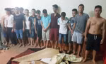 Một ổ nhóm đánh bạc bị đại úy Phạm Văn Dân cùng đồng đội tổ chức bắt quả tang. (Ảnh: Tư Liệu).