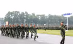 Các đoàn vận động viên tham dự hội thao, hội thi duyệt đội ngũ tại lễ khai mạc 