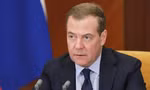 Ông Medvedev cảnh báo hậu quả thảm khốc nếu Mỹ tấn công mục tiêu của Nga