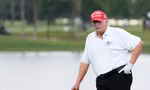 Forbes: Thuế quan khiến Tổng thống Mỹ Trump thiệt hại 500 triệu đô la