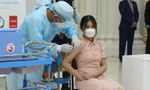 Campuchia hôm nay bắt đầu triển khai tiêm vắc xin cho đối tượng 12 đến 17 tuổi. Ảnh: Khmer Times
