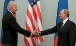 Ông Joe Biden (trái) và ông Vladimir Putin (phải). Ảnh: Reuters