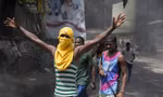 Người Haiti biểu tình lên án vụ ám sát ông Moise. Ảnh: AP