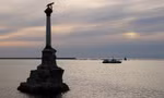 Bán đảo Crimea bị 9 thiết bị không người lái áp sát