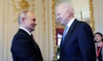 Tổng thống Nga Putin và Tổng thống Mỹ Biden trong cuộc gặp thượng đỉnh ở Geneva (Thuỵ Sĩ) hồi tháng 6. Ảnh: Reuters