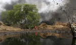 Nigeria: Nổ lớn tại nhà máy lọc dầu trái phép, hơn 100 người chết cháy