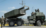 Ukraine khoe đã nhận được pháo phản lực phóng loạt HIMARS của Mỹ