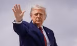 Tổng thống Trump nói Mỹ muốn sản xuất xe tăng, không phải áo phông
