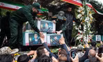 Người dân Iran vây quanh linh cữu cố Tổng thống Ebrahim Raisi