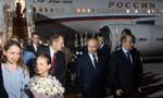 Tổng thống Nga Putin ra sân bay đón các tù nhân vừa được phương Tây trả tự do