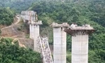 Sập cầu đường sắt ở Ấn Độ, 28 người thương vong