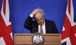 Thủ tướng Anh Boris Johnson phát biểu hôm 27/11 sau khi nước này phát hiện ca bệnh đầu tiên nhiễm biến thể Omicron. Ảnh: AP