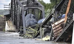 Mỹ: Sập cầu, đoàn tàu chở hoá chất lao xuống sông