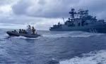 Tàu khu trục tên lửa Phó Đô đốc Kulakov tuần tra chống cướp biển trên Vịnh Guinea (ngoài khơi châu Phi). Ảnh: Bộ Quốc phòng Nga