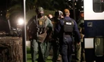 Lực lượng an ninh tại hiện trường. Ảnh: AP