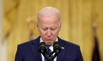 Giây phút xúc động của ông Biden trong bài phát biểu ngày 26/8. Ảnh: Reuters