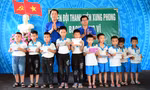 Trung ương Đoàn thăm, tặng quà thanh niên xung phong, thiếu nhi đảo tiền tiêu Bạch Long Vĩ